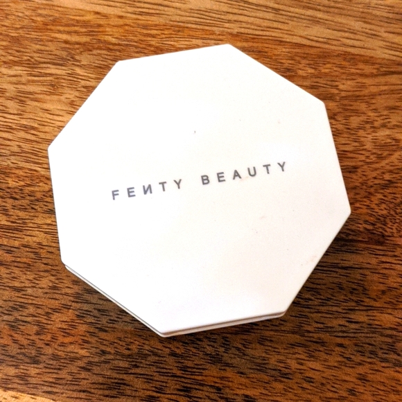 Fenty Beauty Trophy Wife Highlighter - Picture 2 of 3